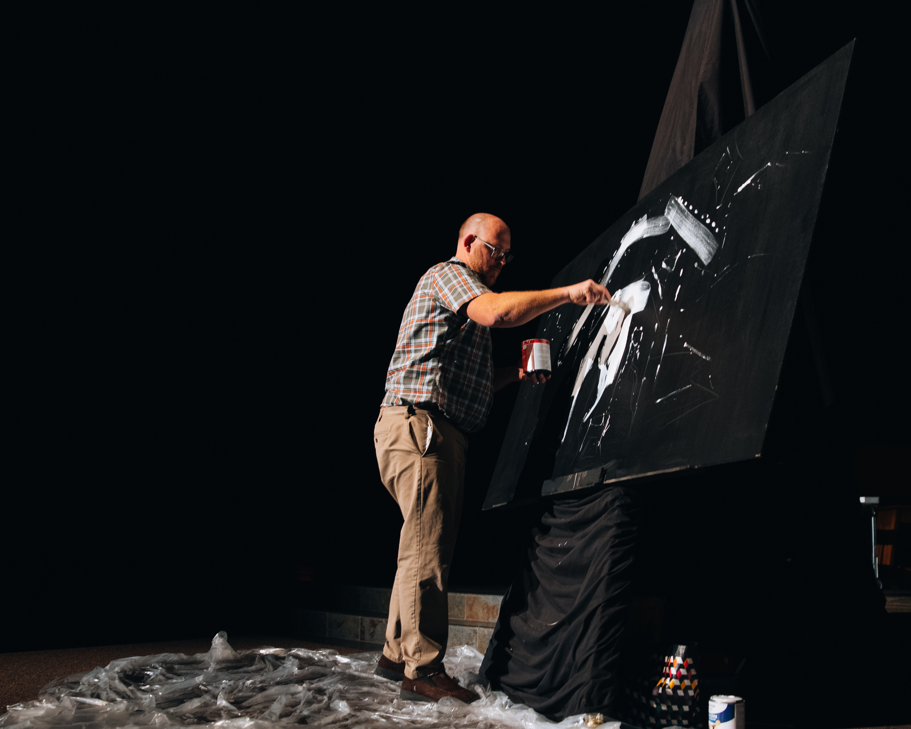 3 & 4 grade kids hand drum performance with painter